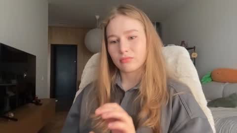 Snapshot of whoisalisa chatting on September 2025 07:19:01 AM Alisa online show from September 2025 07:19:01 AM