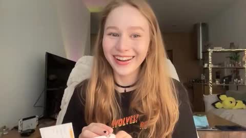 Snapshot of whoisalisa chatting on October 2025 07:50:02 AM Alisa online show from October 2025 07:50:02 AM