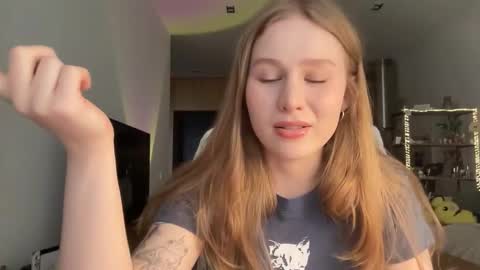 Snapshot of whoisalisa chatting on October 2025 07:42:02 AM Alisa online show from October 2025 07:42:02 AM