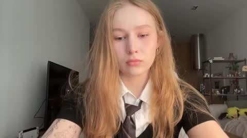 Snapshot of whoisalisa chatting on October 2025 07:44:01 AM Alisa online show from October 2025 07:44:01 AM