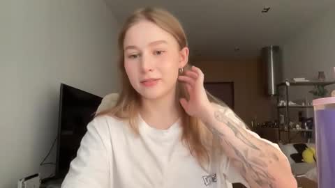 Snapshot of whoisalisa chatting on November 2025 07:29:02 AM Alisa online show from November 2025 07:29:02 AM