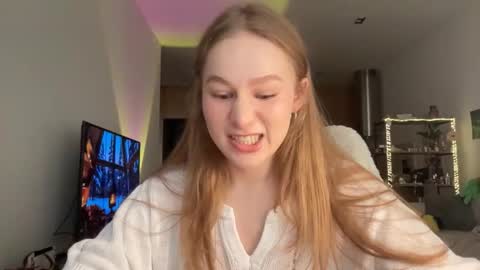 Snapshot of whoisalisa chatting on December 2025 07:13:02 AM Alisa online show from December 2025 07:13:02 AM