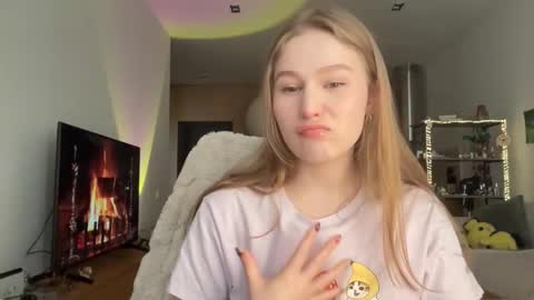 Snapshot of whoisalisa chatting on December 2025 07:28:01 AM Alisa online show from December 2025 07:28:01 AM