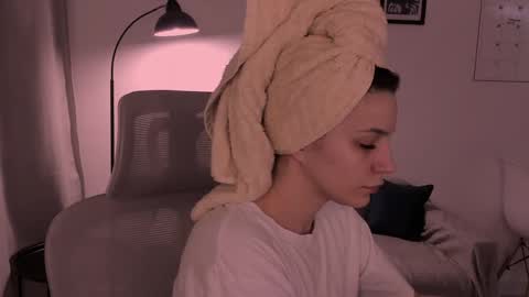 whoislulu online show from April 2026 07:22:01 PM