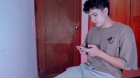 whos_he online show from January 2026 09:05:02 PM