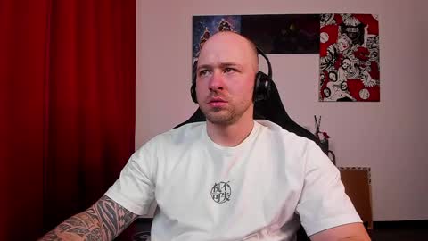 Snapshot of why_you_so_serious chatting on May 2026 06:27:01 PM VI online show from May 2026 06:27:01 PM