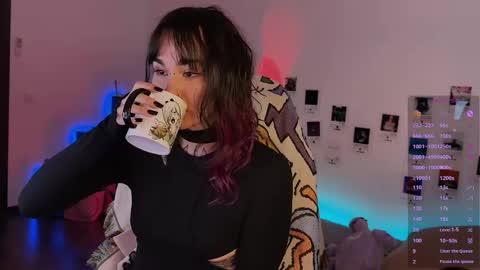 iggy iggz online show from April 2026 04:15:01 PM