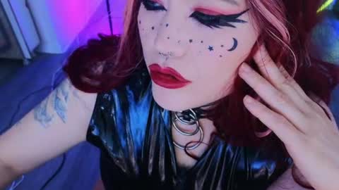 Snapshot of wickedxqueen chatting on June 2026 08:49:02 AM Laura online show from June 2026 08:49:02 AM