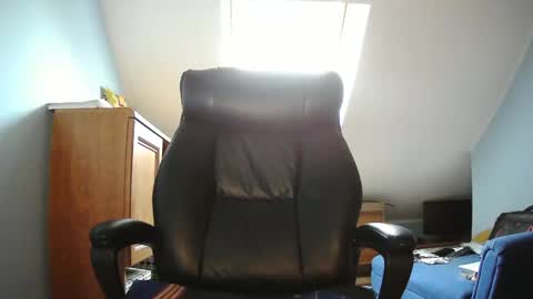 Snapshot of wickes71 chatting on December 2024 07:40:02 AM Tommy online show from December 2024 07:40:02 AM