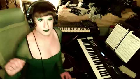 Countess of Hotdogs online show from December 2025 06:30:02 AM
