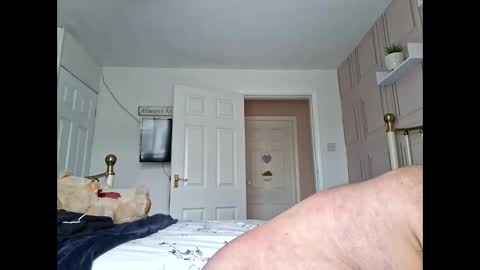 Snapshot of wifeswornknickers chatting on March 2026 04:44:02 PM wifeswornknickers online show from March 2026 04:44:02 PM