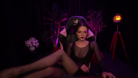 Snapshot of wild_alice_me chatting on June 2026 04:17:02 PM Alice online show from June 2026 04:17:02 PM