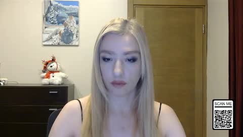 Alina online show from December 2025 03:28:02 PM