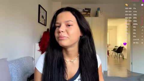 Snapshot of wildahankin chatting on October 2025 08:05:02 AM Mia online show from October 2025 08:05:02 AM