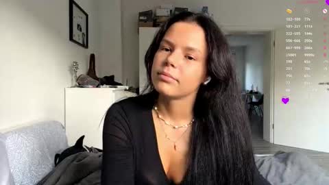 Snapshot of wildahankin chatting on November 2025 03:03:01 PM Mia online show from November 2025 03:03:01 PM