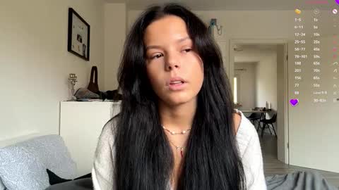 Snapshot of wildahankin chatting on November 2025 08:03:01 AM Mia online show from November 2025 08:03:01 AM