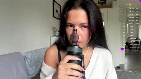 Snapshot of wildahankin chatting on November 2025 08:06:02 AM Mia online show from November 2025 08:06:02 AM