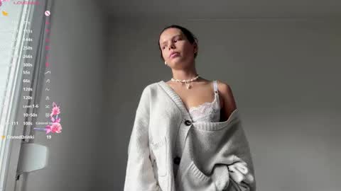 Mia online show from March 2026 03:09:02 PM