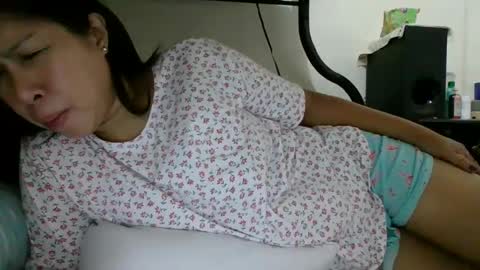 Snapshot of wildbrownchick69 chatting on December 2024 12:17:01 AM WildChick online show from December 2024 12:17:01 AM