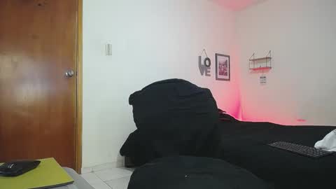 Snapshot of wilder_grey chatting on October 2025 08:30:01 PM Wilder Grey online show from October 2025 08:30:01 PM