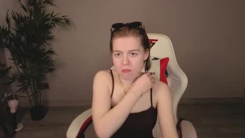 Snapshot of wildfoxysweet chatting on May 2026 08:44:02 AM wildfoxysweet online show from May 2026 08:44:02 AM