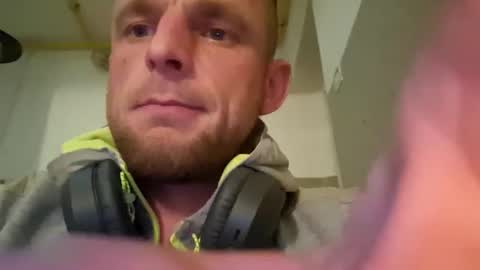 wildmike93 online show from October 2025 10:50:02 PM