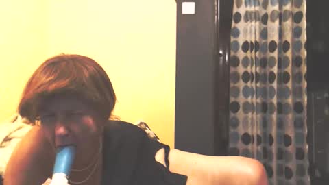 WildRedCat online show from November 2025 09:15:01 PM