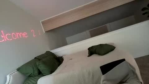 Snapshot of wildrobjr9 chatting on December 2025 06:12:02 AM RobBangz online show from December 2025 06:12:02 AM