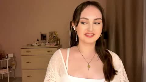 Kate online show from October 2025 03:01:01 PM