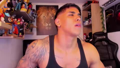 Snapshot of william_dracko9 chatting on December 2025 04:17:02 AM Dracko online show from December 2025 04:17:02 AM