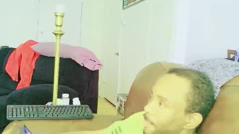 Snapshot of willie0201 chatting on December 2025 03:53:01 PM YaBoyTJ online show from December 2025 03:53:01 PM