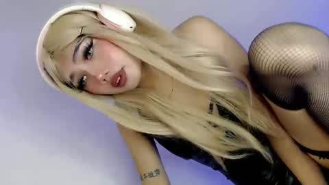 LE XI online show from November 2025 03:47:01 PM