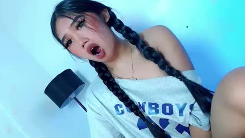 LE XI online show from March 2026 03:15:02 PM