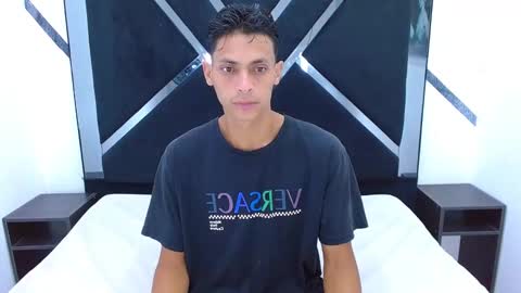 Snapshot of wiltom_ chatting on October 2025 12:09:01 PM Wiltom online show from October 2025 12:09:01 PM