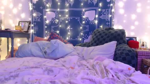 Eevie online show from December 2024 02:16:01 AM