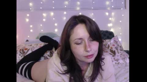 Snapshot of wingardiumleveveosa chatting on February 2026 03:21:02 AM Eevie online show from February 2026 03:21:02 AM