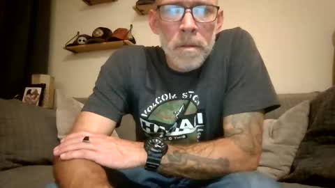 wingnutt765733 online show from February 2026 02:48:01 AM