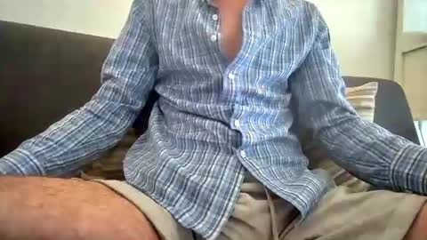Snapshot of winston1414 chatting on June 2026 04:07:02 PM JanCloud online show from June 2026 04:07:02 PM