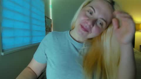 Snapshot of winter_miracle chatting on January 2026 04:22:02 PM Winter Miracle online show from January 2026 04:22:02 PM