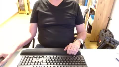 winterfreund99 online show from December 2025 12:56:02 PM