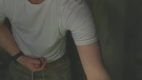 Snapshot of wipwips chatting on March 2026 04:51:02 AM KiwiFruit89 online show from March 2026 04:51:02 AM