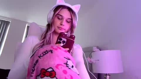 Snapshot of wishdoll chatting on November 2025 10:26:01 AM evie online show from November 2025 10:26:01 AM