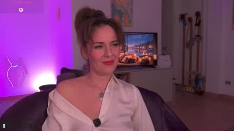 Snapshot of witch_in_silk chatting on October 2025 07:41:01 PM Witch in Silk online show from October 2025 07:41:01 PM