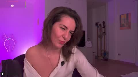 Snapshot of witch_in_silk chatting on November 2025 10:30:02 PM Witch in Silk online show from November 2025 10:30:02 PM