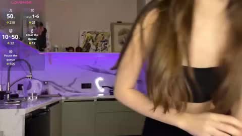 Snapshot of withlovebella chatting on January 2025 07:18:01 AM Isobelle online show from January 2025 07:18:01 AM