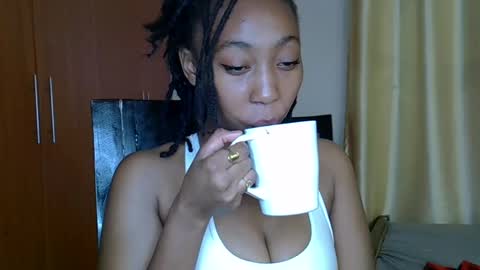 girlie o online show from February 2025 04:15:01 AM