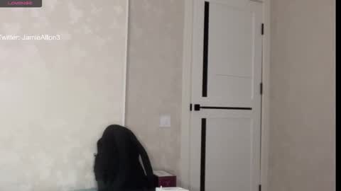 Wlademar online show from December 2025 03:25:02 AM