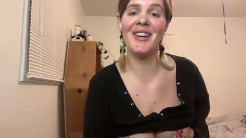 Snapshot of wldntulik2no chatting on December 2024 10:40:02 PM Moth online show from December 2024 10:40:02 PM