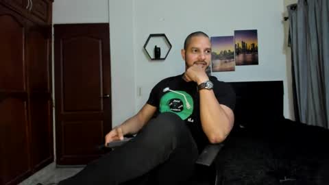 Magnus Dark independent model online show from September 2025 04:04:02 AM