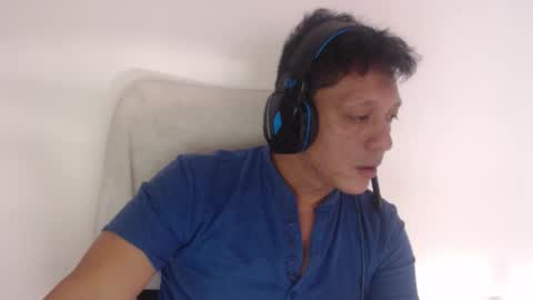 Snapshot of wolf_2765 chatting on October 2025 08:53:02 PM Wolf online show from October 2025 08:53:02 PM